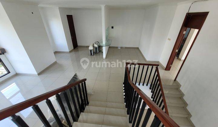 Jual Rumah Setraduta 2