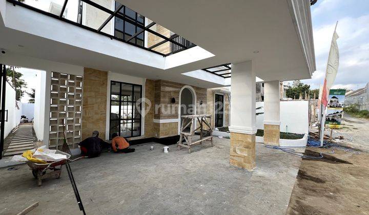 Rumah Mewah Kolam Pribadi 10 Menit Ke Ambarukmo Plaza 2