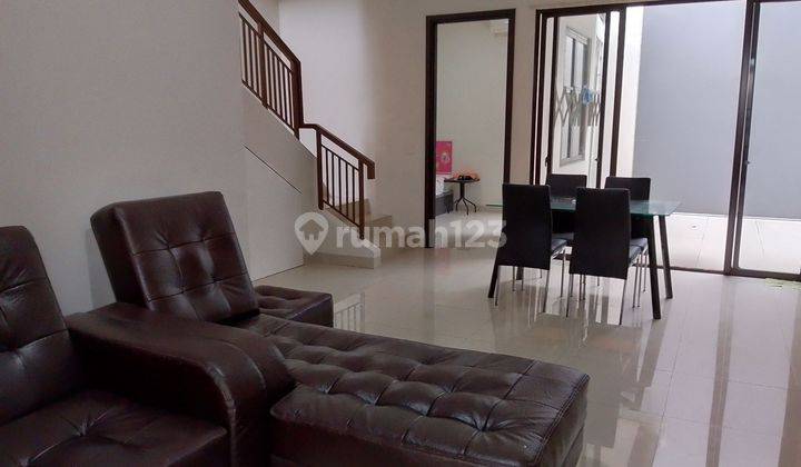 Rumah Rapi Siap Huni No Bocor Illustria Eminent BSD 3+1KT Full Furnished  2