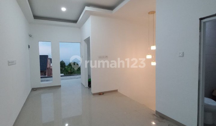 Rumah Baru 2 Lantai. Rumah Minimalis Harga Ekonomis di Jalan Jatihandap, Bandung. Dekat Kota Bandung  1