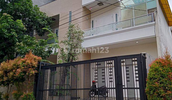 Rumah 3 Lantai Bagus Semi Furnished Di Green Ville, Jakarta Barat 2