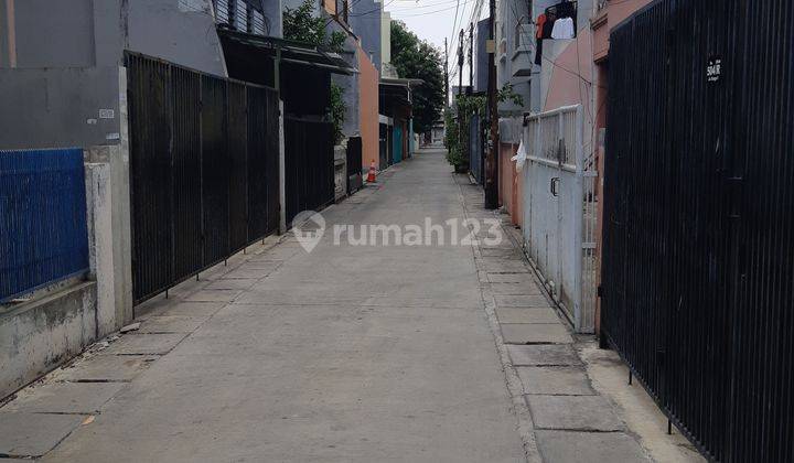 Rumah 2 Lantai SHM Utara di Jl. Mangga Jakarta Barat 1