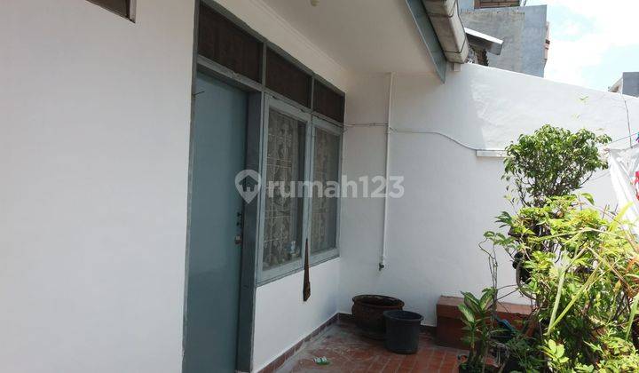 Rumah 2 Lantai SHM Utara di Jl. Mangga Jakarta Barat 2