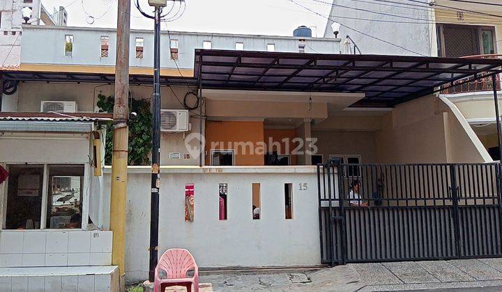 Rumah hadapTimur SHM Sudah Renovasi di Duri Kepa  1