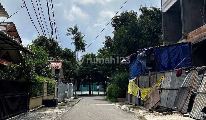 Rumah bebas banjir 3 lantai Selatan di Tanjung Duren Jakarta Barat 2