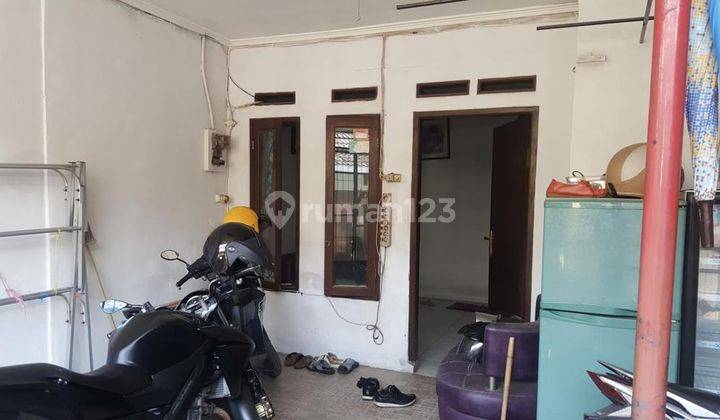 Dijual Rumah Lokasi Margahayu Kencana, Harga Bersaing 1