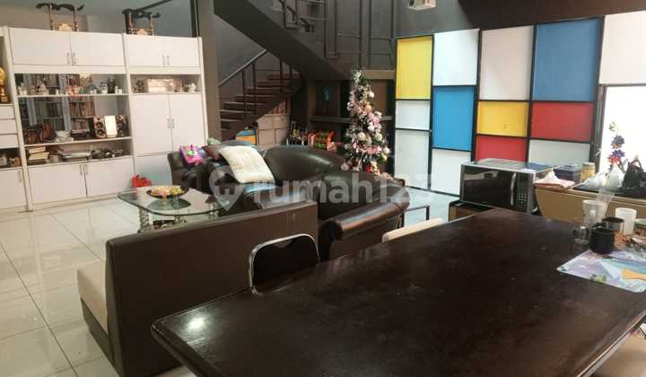 Dijual Rumah dan Ruang Usaha di Kota Bandung Dijual Rumah dan Ruang Usaha di Kota Bandung