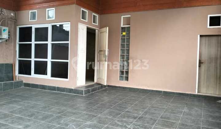 Rumah Siap Huni, Strategis, Cocok untuk Kantor, Yutuber, Lôntem, Online Shop Rumah Bagus di BSD 2