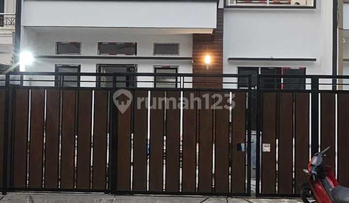 Dijual Rumah Full Renov, Tinggal Masuk, Strategis