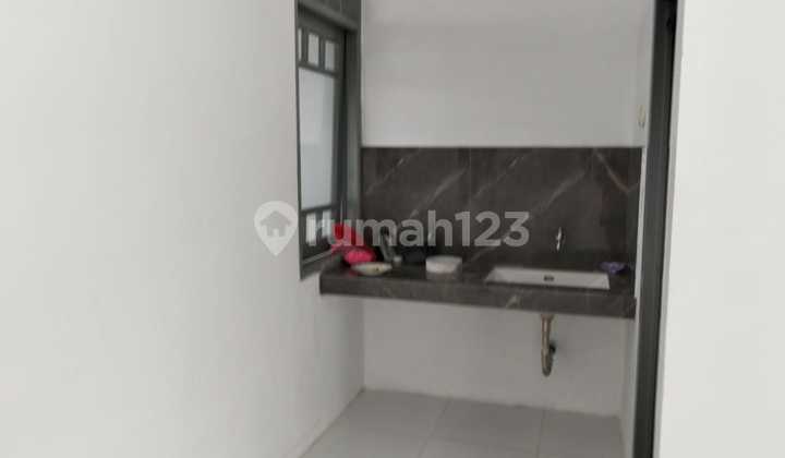 Disewakan Rumah Nusaloka, Tinggal Masuk, Renov Total Disewakan Rumah Nusaloka, Tinggal Masuk, Renov Total