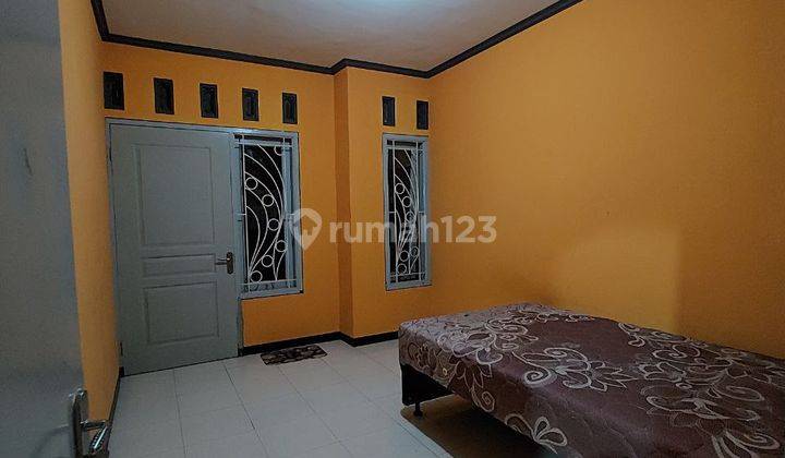 Rumah Semi Furnish 2 Kamar Tidur Di Kepanjen Dengan Carport Luas  3