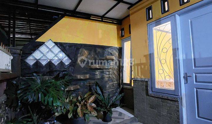 Rumah Semi Furnish 2 Kamar Tidur Di Kepanjen Dengan Carport Luas  11