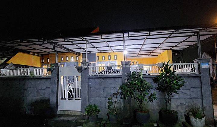 Rumah Semi Furnish 2 Kamar Tidur Di Kepanjen Dengan Carport Luas  15