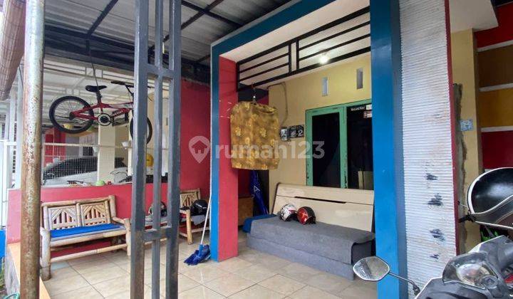 Rumah 3 Kamar Tidur Dekat Mog Terdapat Teras Dan Toko Kecil  2