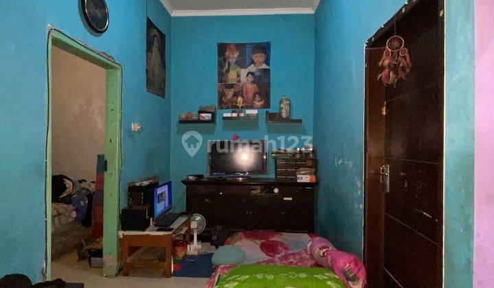 Rumah 3 Kamar Tidur Dekat Mog Terdapat Teras Dan Toko Kecil  4