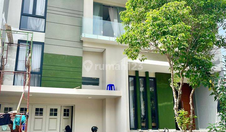 Jual Rumah Waterfront Citraland 2,5 Lantai Semi Furnish Siap Huni 1