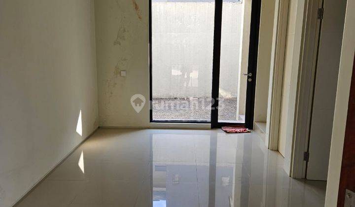 Jual Rumah Nortwest Lake Citraland Utara 2 Lantai Semi Furnished 2