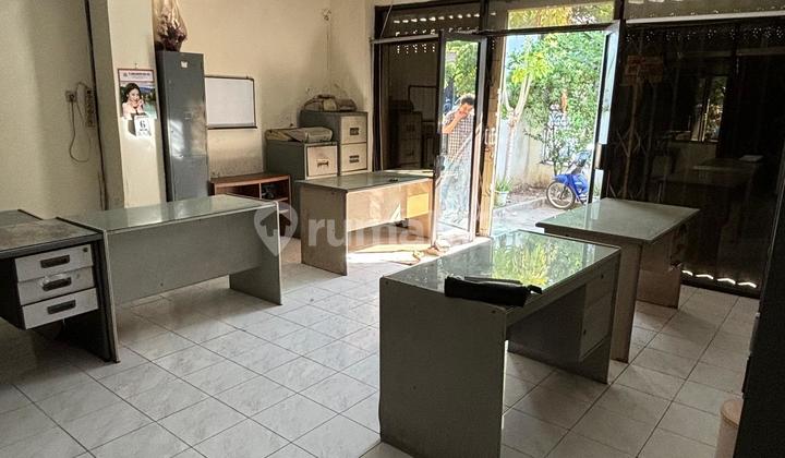 Business Building for Rent on Jalan Kusuma Bangsa, 1 Floor, Strategic Location Business Building for Rent on Jalan Kusuma Bangsa, 1 Floor, Strategic Location