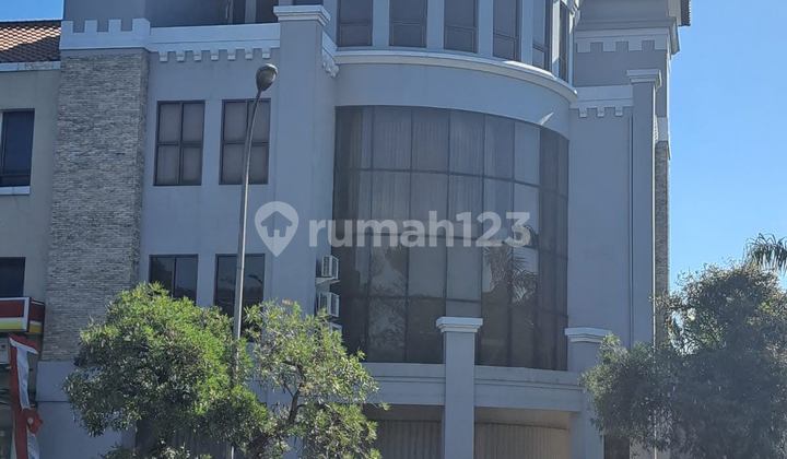 For Rent: 4.5-Story Ruko Corner Position at Bukit Darmo Golf, West Surabaya