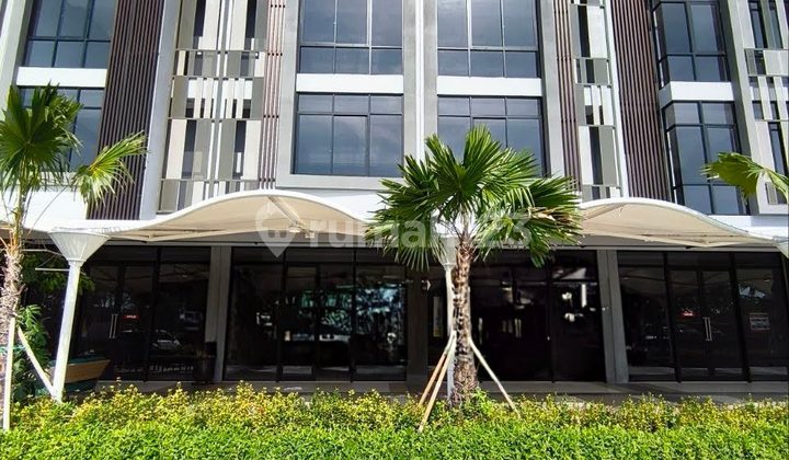 Sewa Ruko di Beverly Pakuwon City Ada 2 Unit 3 Lantai + Roof Top Sewa Ruko di Beverly Pakuwon City Ada 2 Unit 3 Lantai + Roof Top