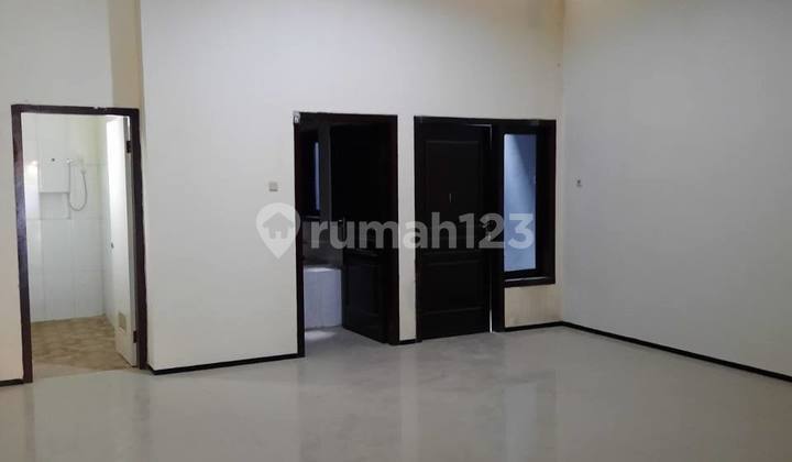 Klampis Semolo Central 2-Story House Renovated South-Facing 2