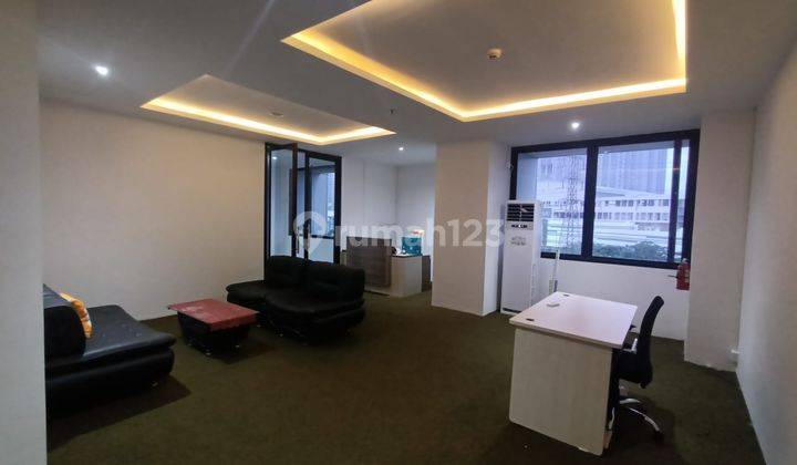 Sewa Ruang Kantor Spazio Office Tower Lantai 5 Hadap Pakuwon Mall 1