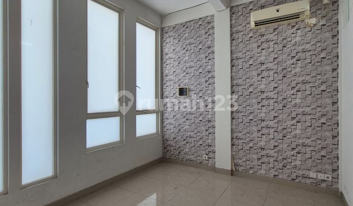 Sewa Ruko Biz Home Pakuwon City Surabaya Timur 2 Lt Parkiran Luas