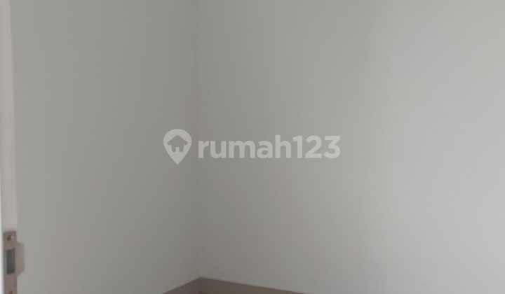 Rumah 2 Lantai Siap Huni , Strategis Dekat Tol Cibubur 9