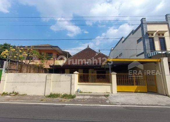 Disewakan rumah dan tempat usaha di daerah Sriwedari 3