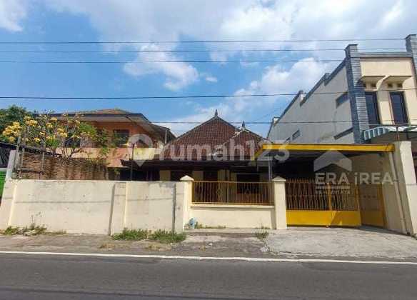 Disewakan rumah dan tempat usaha di daerah Sriwedari 6