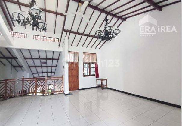 Disewa Rumah 2 Lantai Semi Furnished di Area Laweyan 6