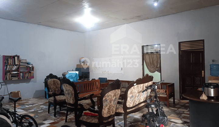 Rumah, Ruang Usaha beserta Gudang Solo Kota 11