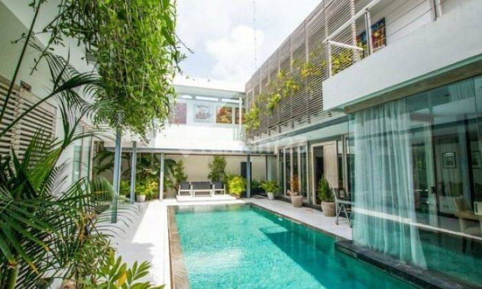 Dijual Villa Mewah 2 Lantai Di Kawasan Batubelig Kerobokan Bali 1