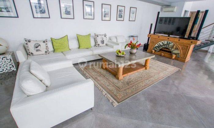 Dijual Villa Mewah 2 Lantai Di Kawasan Batubelig Kerobokan Bali 6