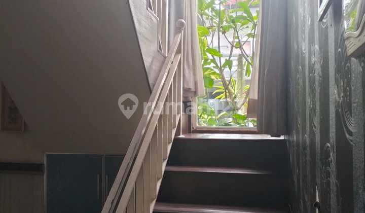 Dijual Rumah Lantai 2 Minimalis Modern Siap Huni  16