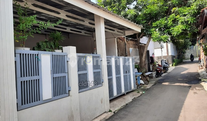 For Sale Well-Maintained House in Pangkalan Jati Village - Cinere