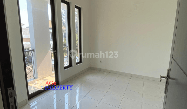 Rumah dijual  di Jl. Legenda Wisata 3