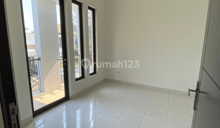 Rumah dijual  di Jl. Legenda Wisata 4
