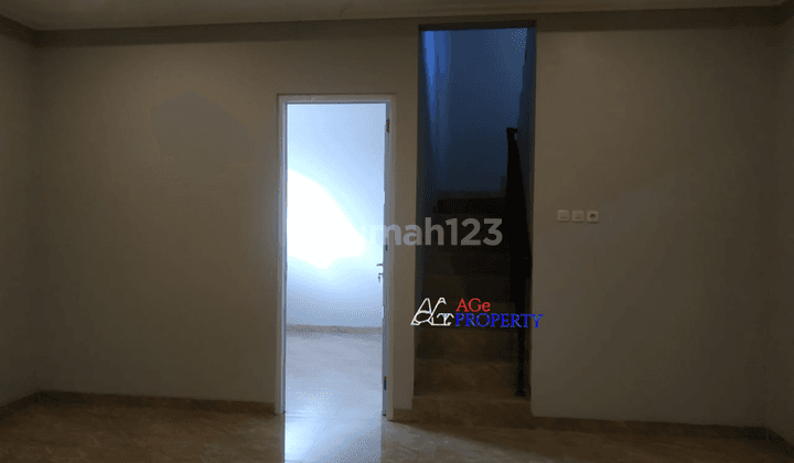 Disewa Rumah Bergaya Modern Minimalis di Cipayung  7