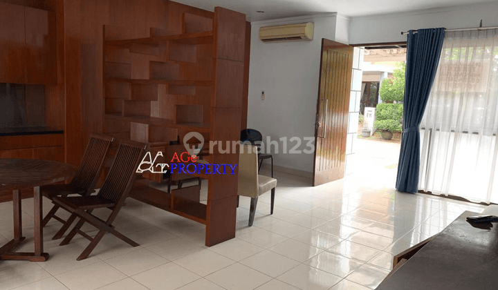 Disewa Rumah Beserta  Kolam Renang Pribadi di Cipayung. 2