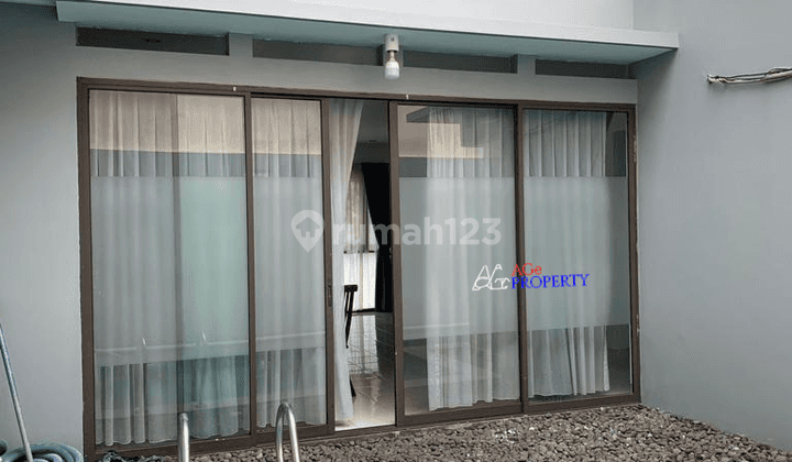 Disewa Rumah Beserta  Kolam Renang Pribadi di Cipayung. 9