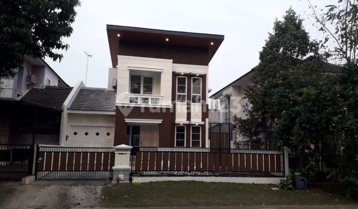 Rent a Fully Furnished Contemporary House in Kotawisata 1