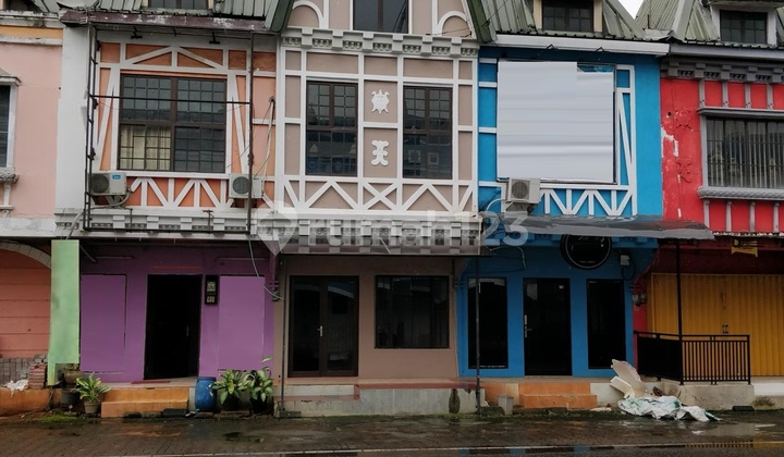 Ruko Untuk Bisnis Yang Di Perumahan Kota Wisata