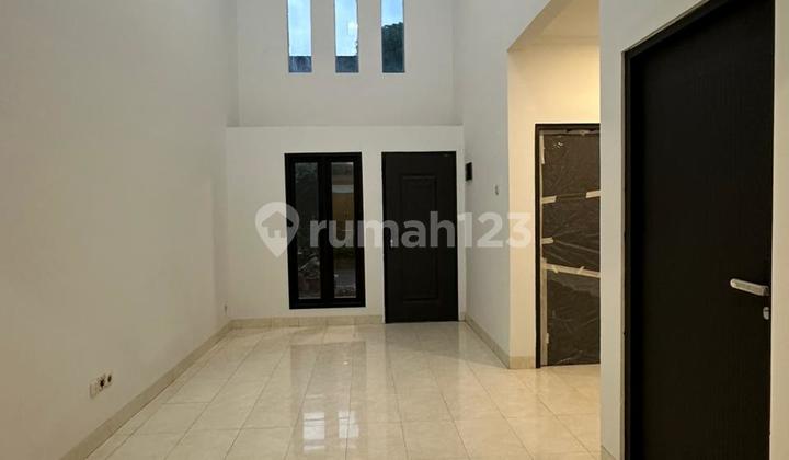 Dijual Rumah Minimalis Siap Huni Terenovasi di Raffles Hills 2