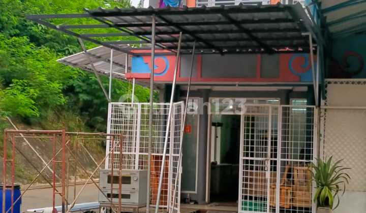 For Sale: Shop House Hook in Legenda Wisata Housing Estate 2