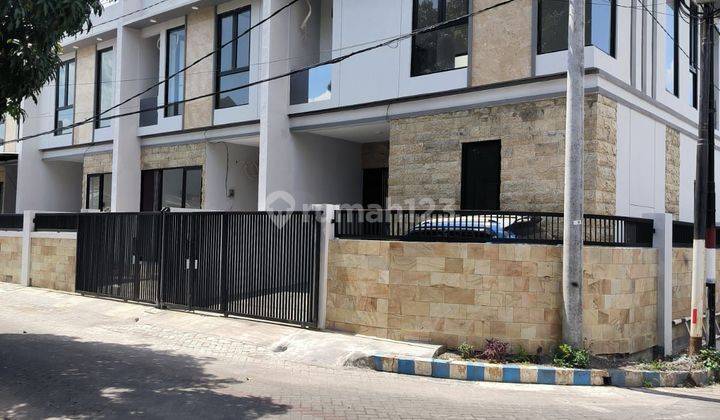 Dijual rumah hook simpang darmo permai selatan 1