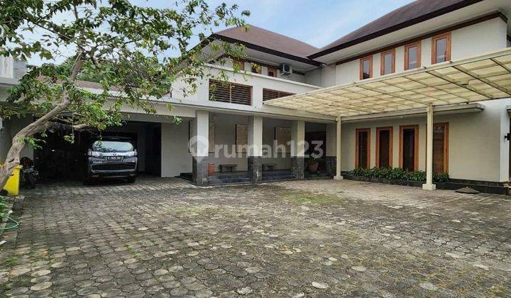 For Sale Modern Tropical House 2 Lantai Bagus, Halaman Luas 2