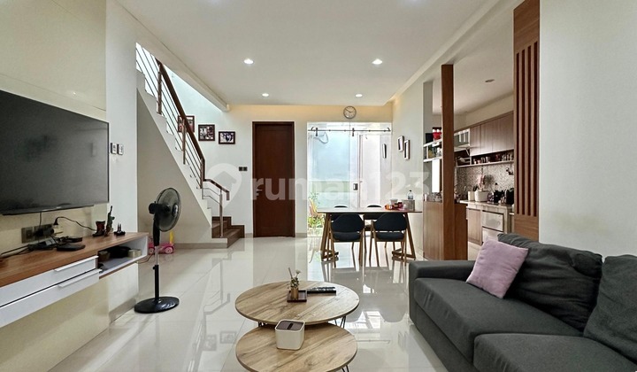 For Sale Rumah 2 Lantai Lokasi Aman & Nyaman 2