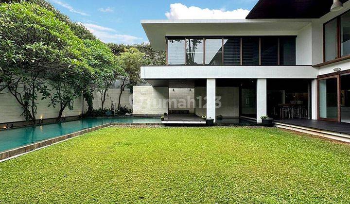 For Sale Luxurious Modern Design 2,5 Lantai, 2 Km To Pim  2