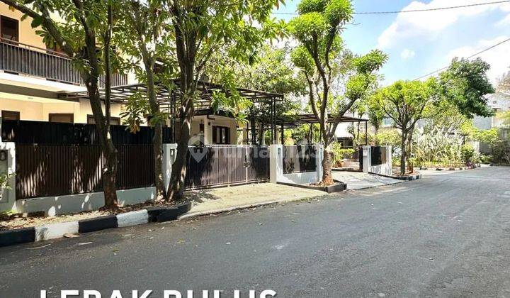 For Sale Rumah Dalam Komplek Posisi Hoek Dengan Row Jalan Lebar 1